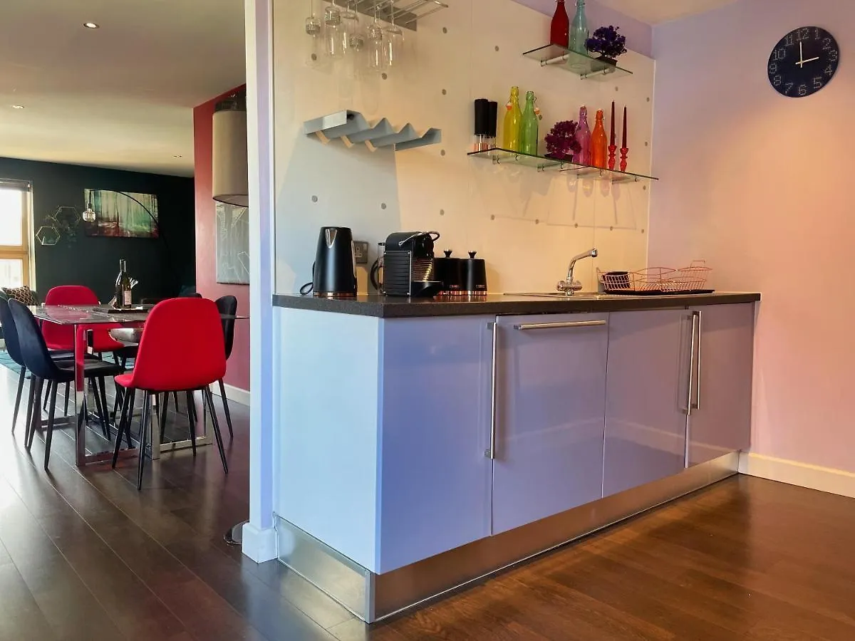 Historic Clock Tower Apartment With Rooftop Terrace And Free Secure Parking Sheffield 0*,  United Kingdom
